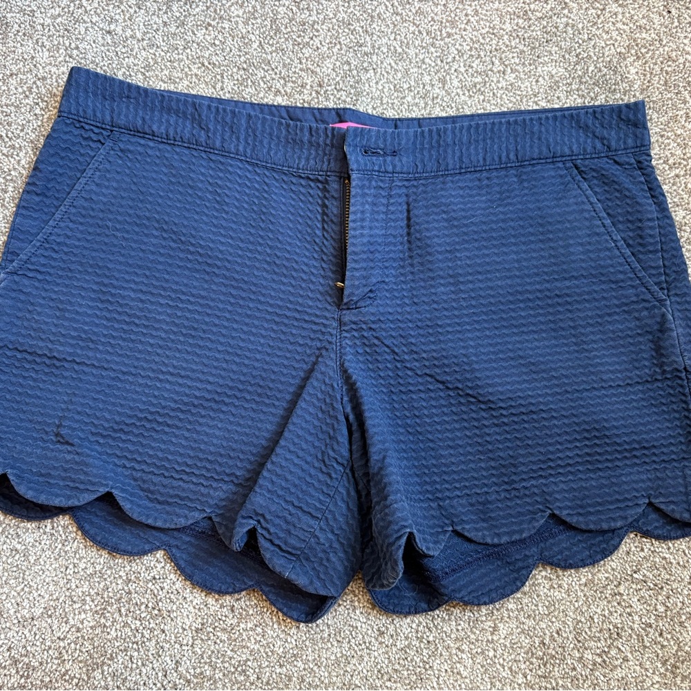 Lilly Pulitzer Navy Buttercup shorts size 10
